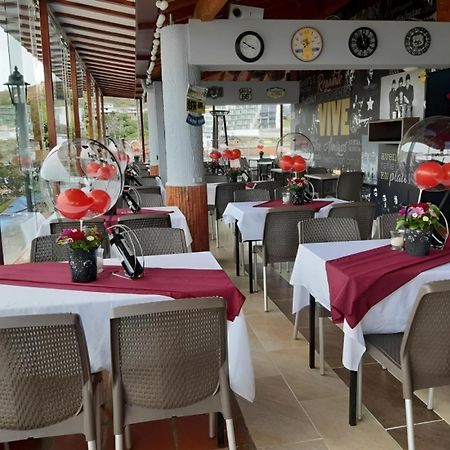Hotel Guatatur Guatapé Екстериор снимка