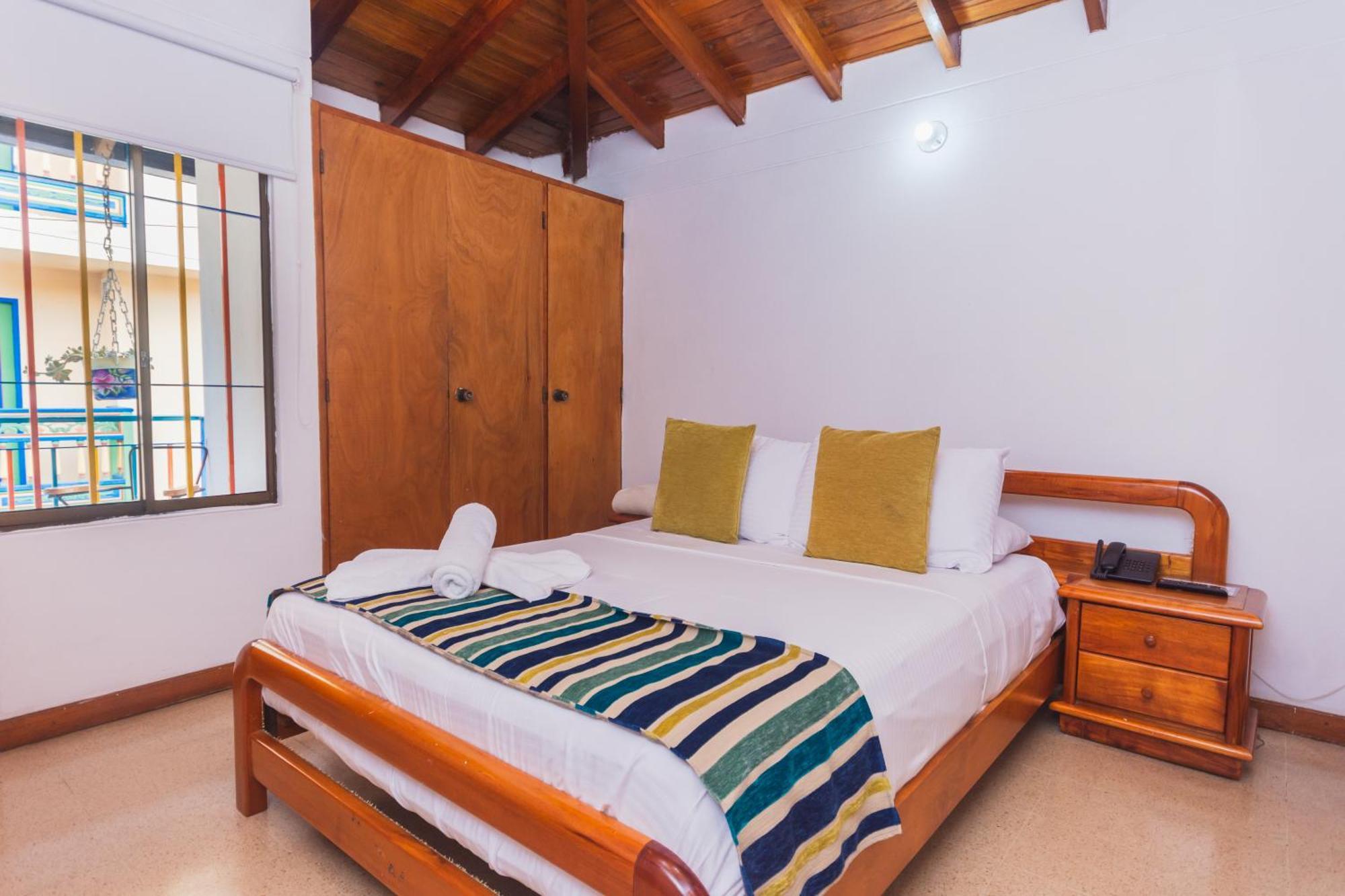 Hotel Guatatur Guatapé Екстериор снимка