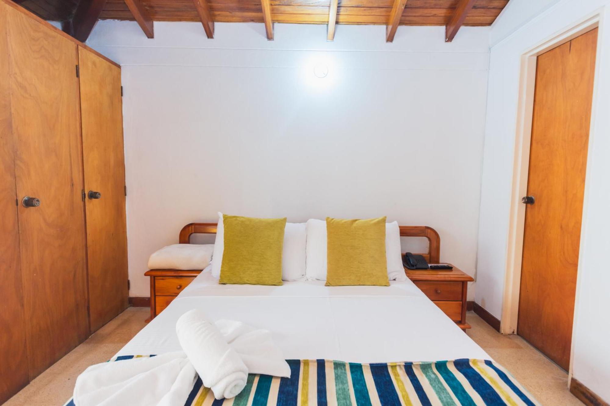 Hotel Guatatur Guatapé Екстериор снимка