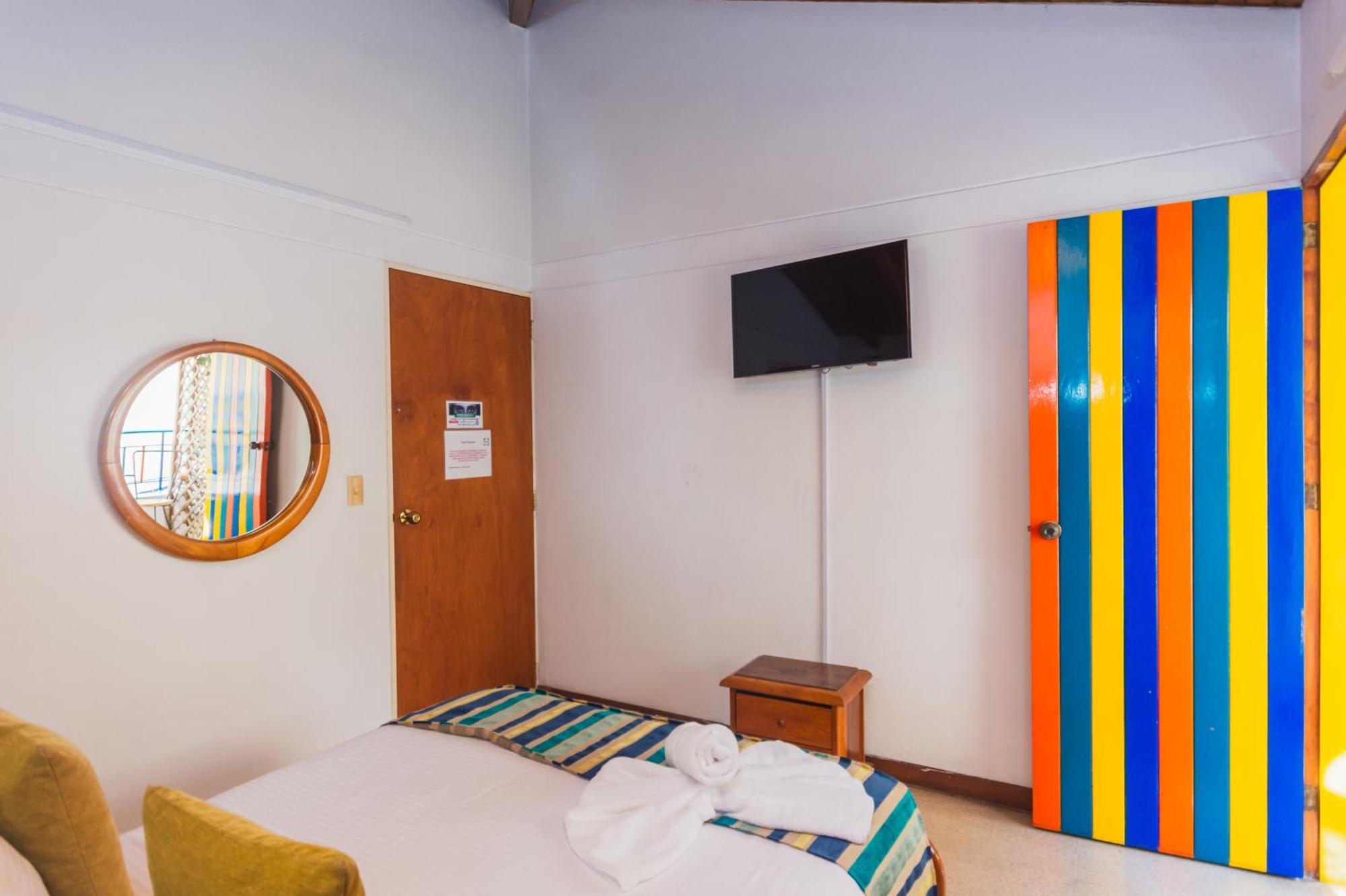 Hotel Guatatur Guatapé Екстериор снимка