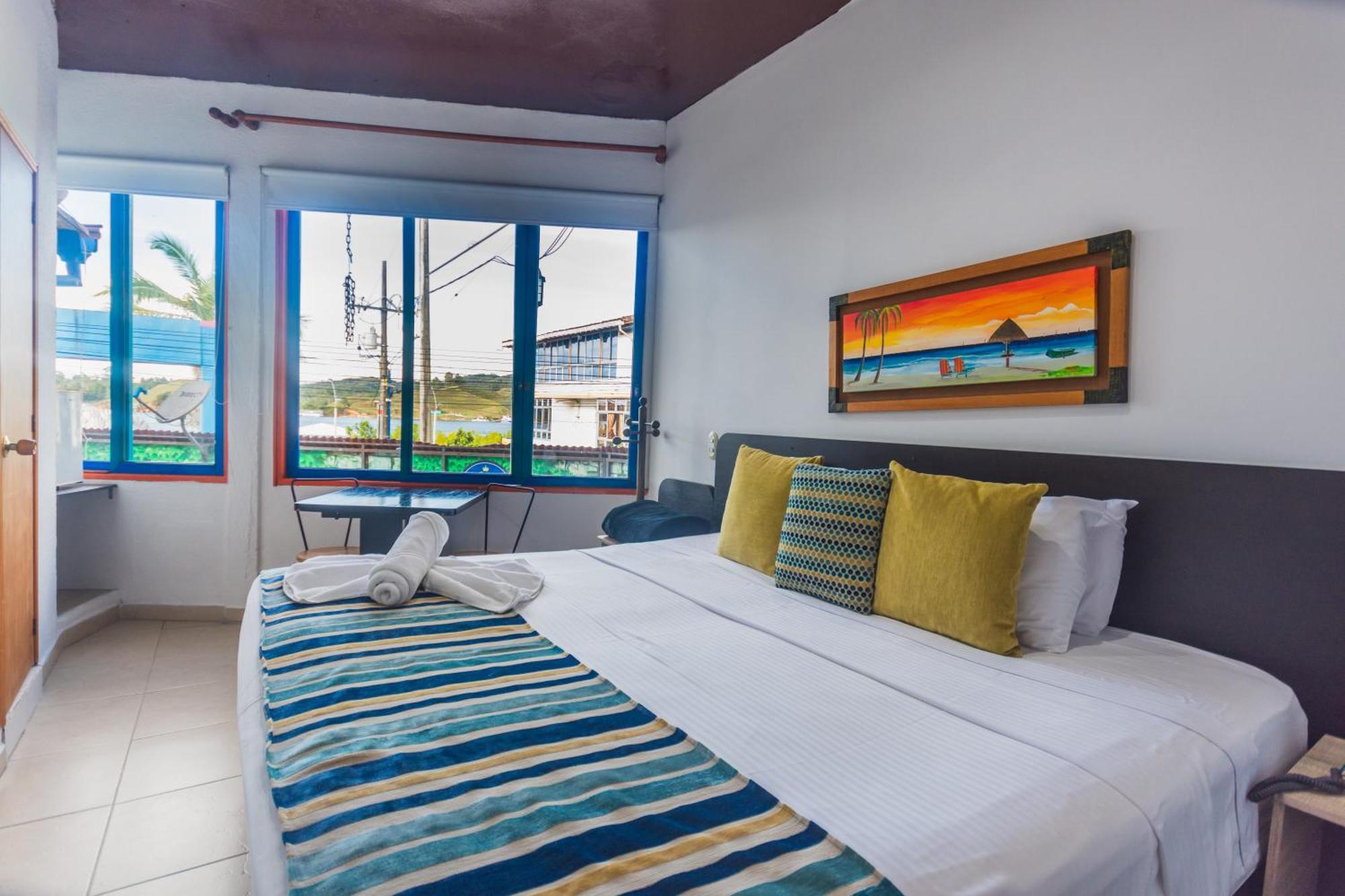 Hotel Guatatur Guatapé Екстериор снимка