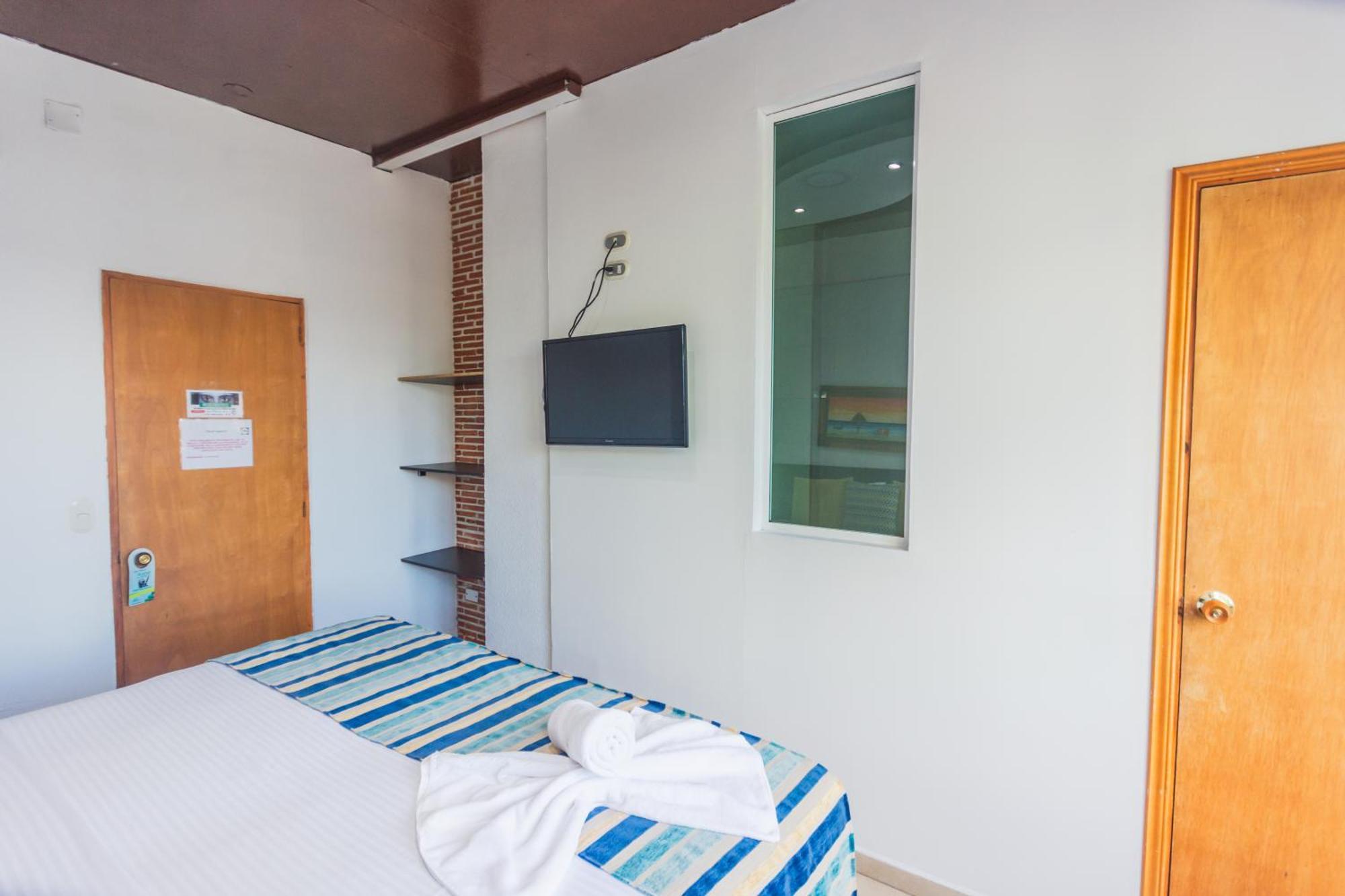 Hotel Guatatur Guatapé Екстериор снимка