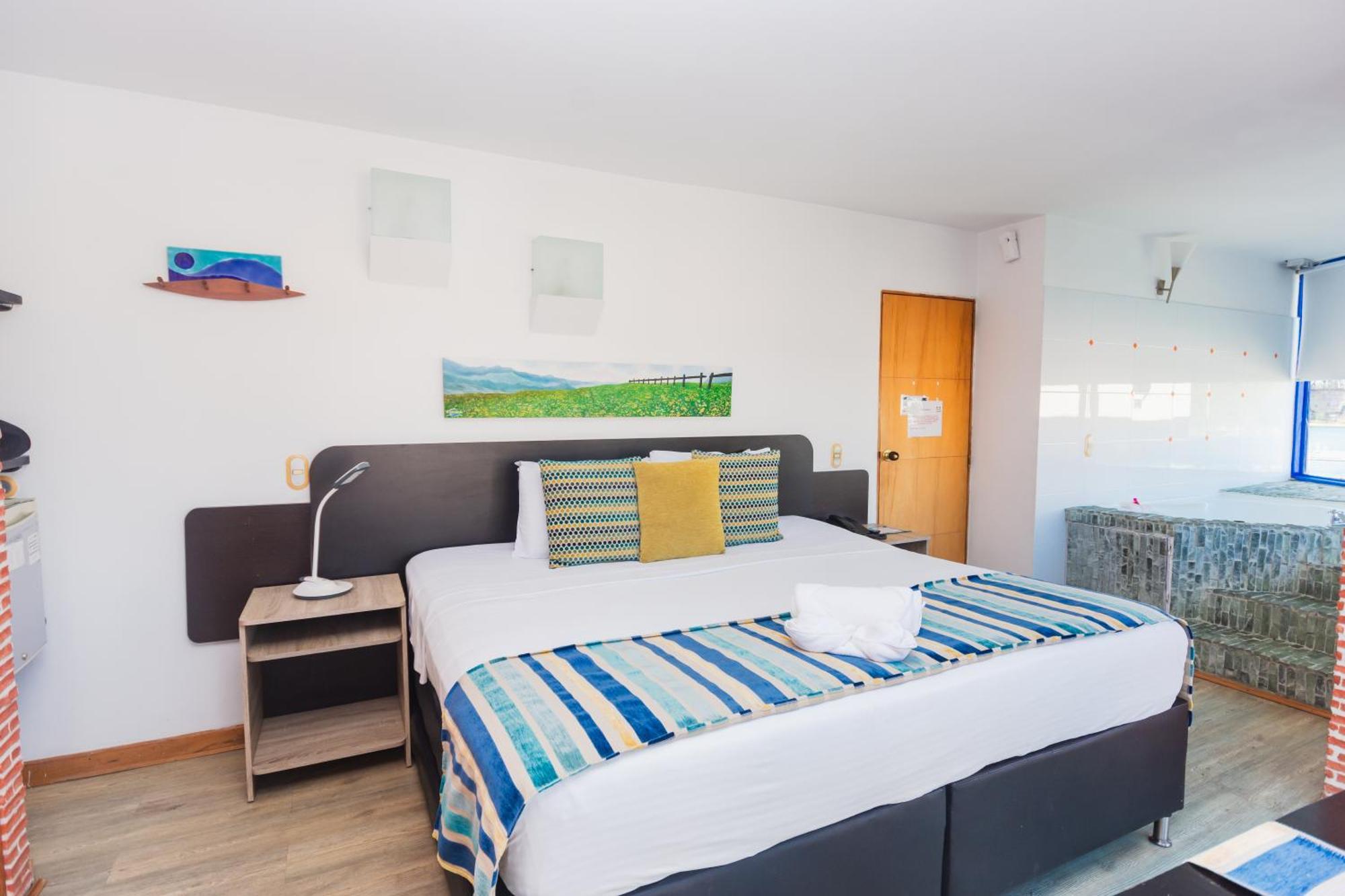 Hotel Guatatur Guatapé Екстериор снимка