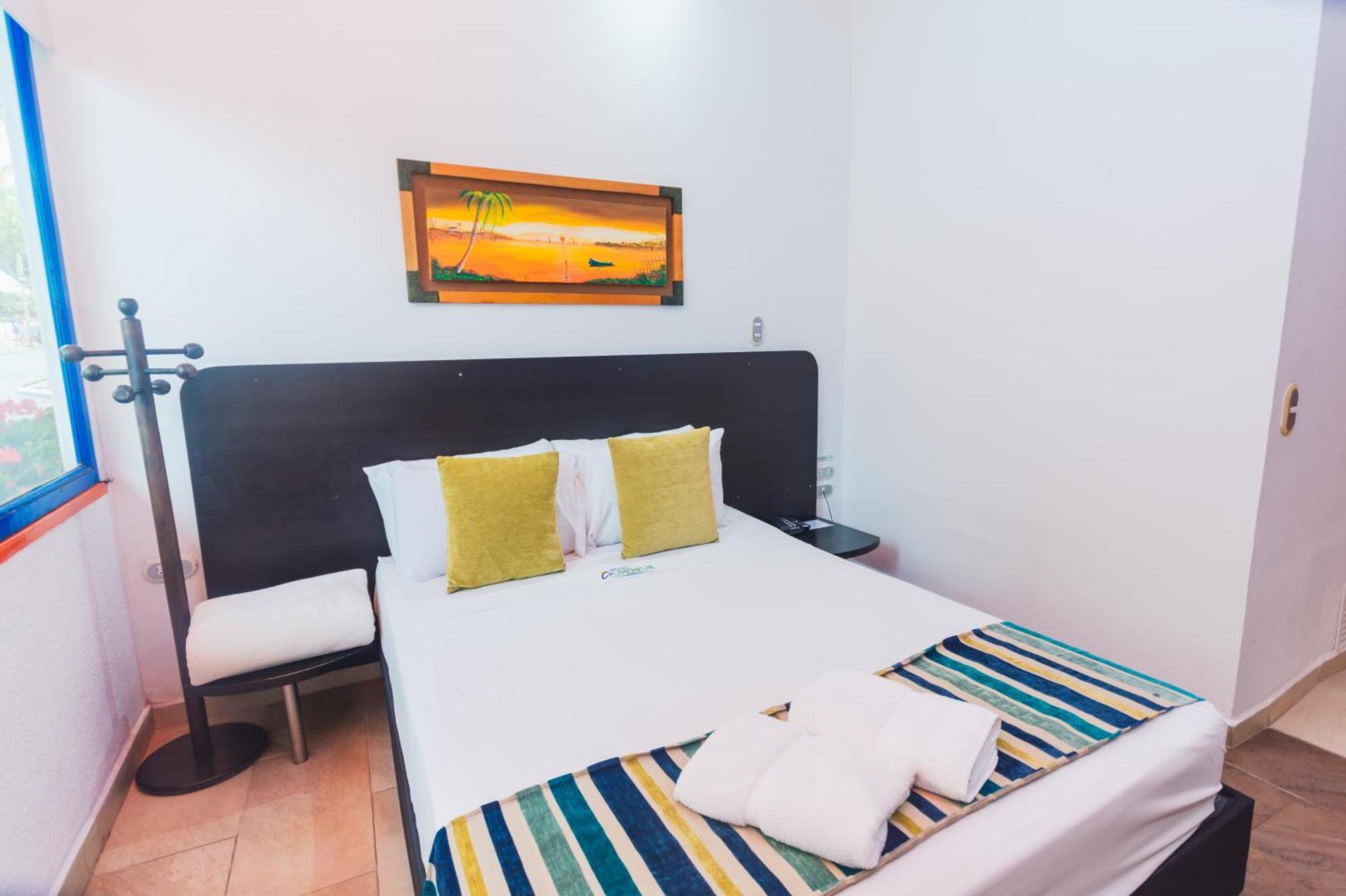 Hotel Guatatur Guatapé Екстериор снимка