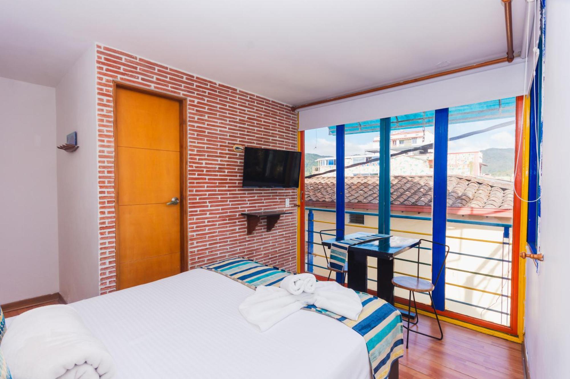Hotel Guatatur Guatapé Екстериор снимка