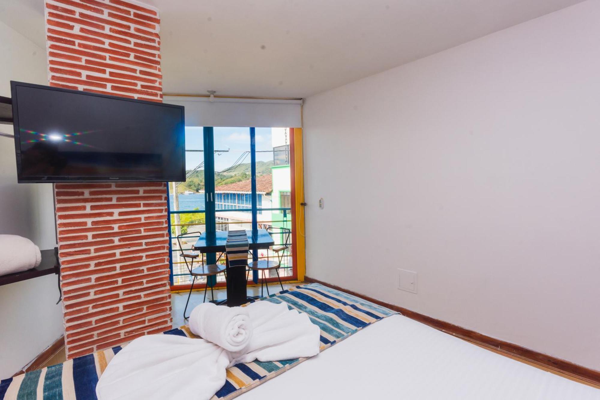 Hotel Guatatur Guatapé Екстериор снимка