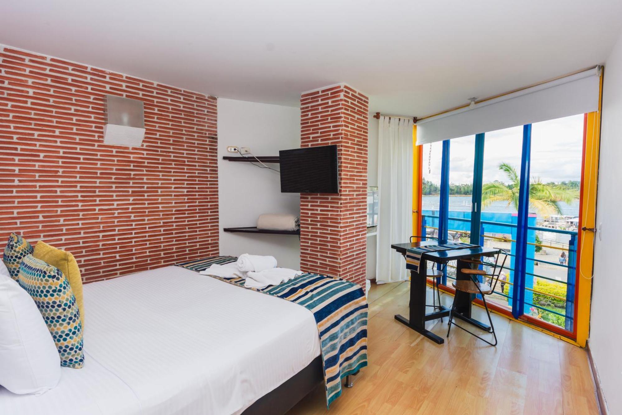 Hotel Guatatur Guatapé Екстериор снимка