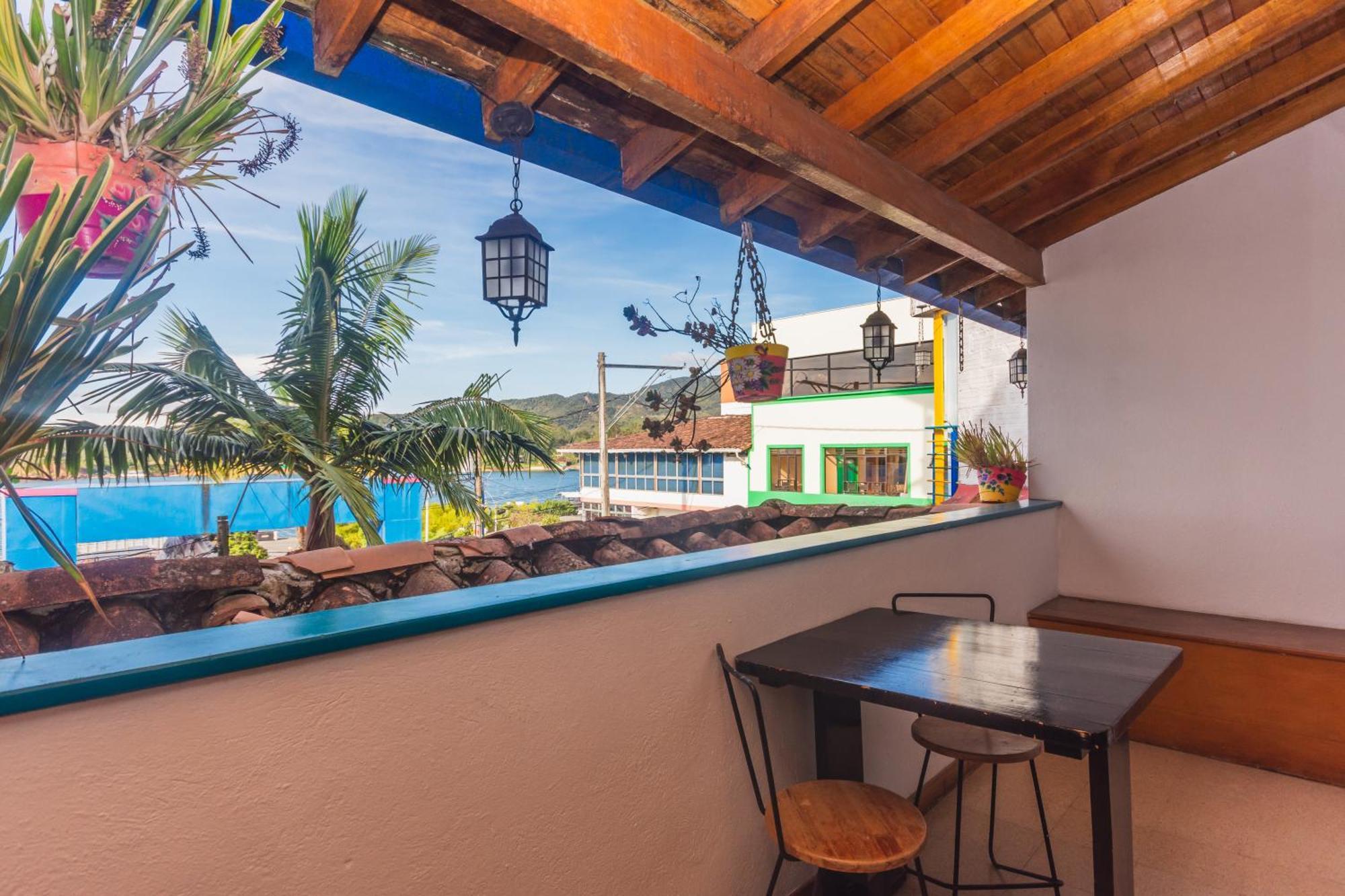 Hotel Guatatur Guatapé Екстериор снимка