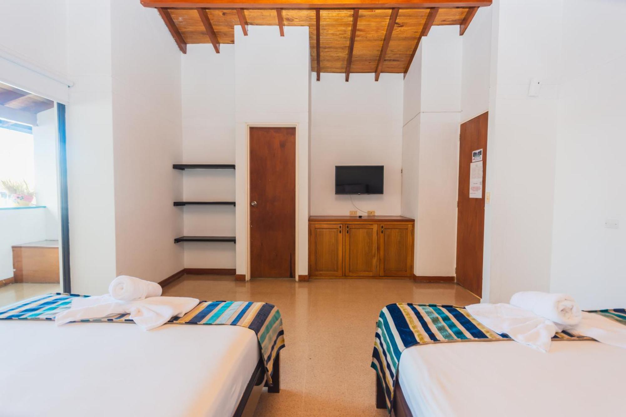 Hotel Guatatur Guatapé Екстериор снимка