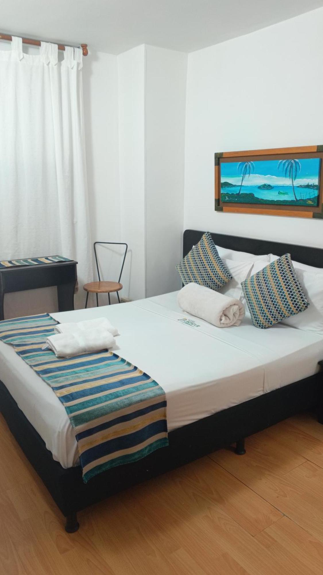Hotel Guatatur Guatapé Екстериор снимка